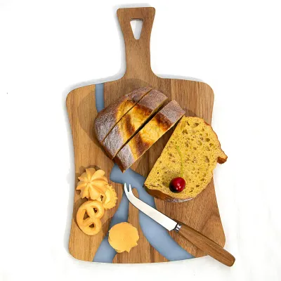 Epoxy Resin River Cutting Board in Acacia Wood – Solid Wood Spliced Construction - 1