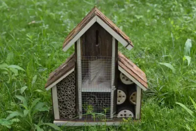 Bark Wood Insect Hotel Bee House, Hanging Outdoor Garden Birdhouse, Ladybug & Butterfly Lodge - 2